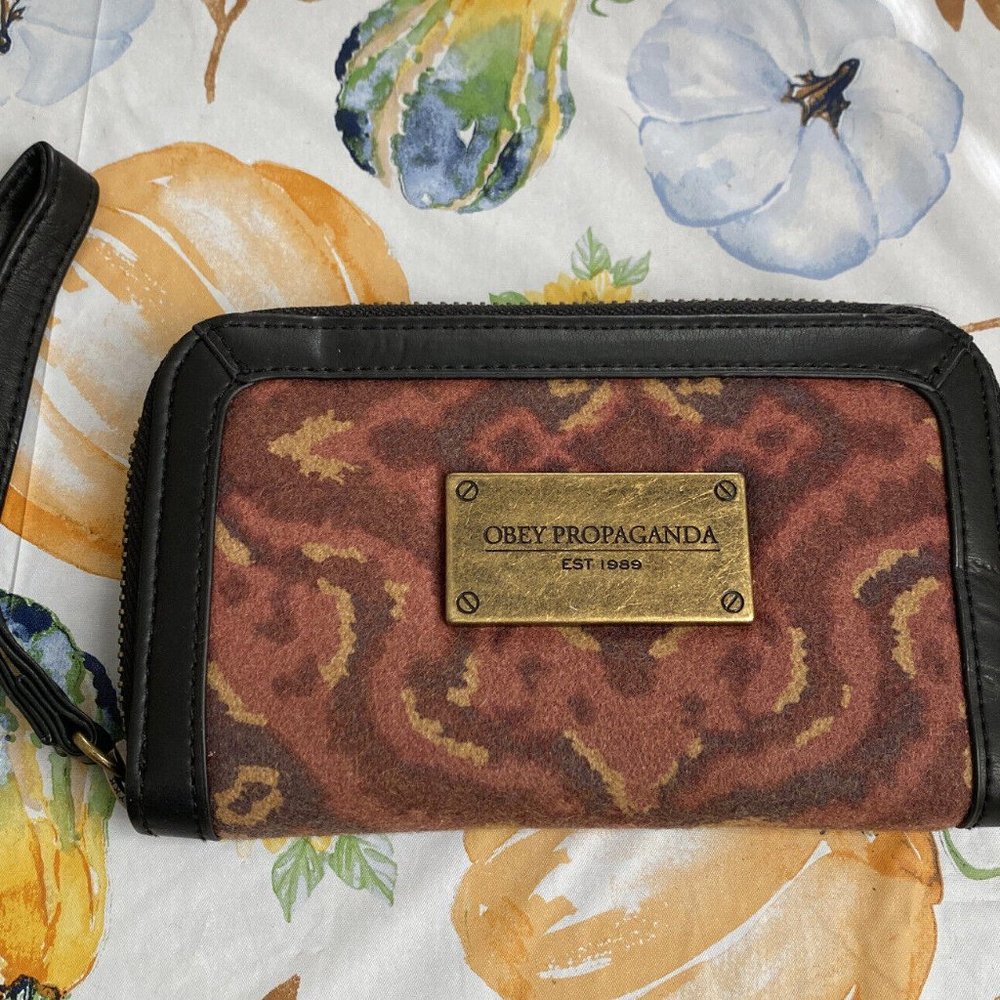 OBEY BERLIN Suede Tan Black CLUTCH WALLET, NWOT Hard to Find